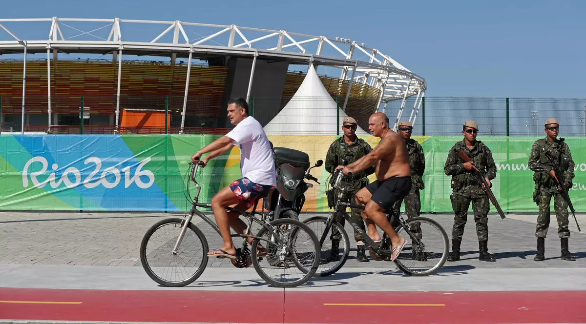 Jocuri Olimpice. S-a deschis Satul Olimpic. ”Apa curge prin plafon!”