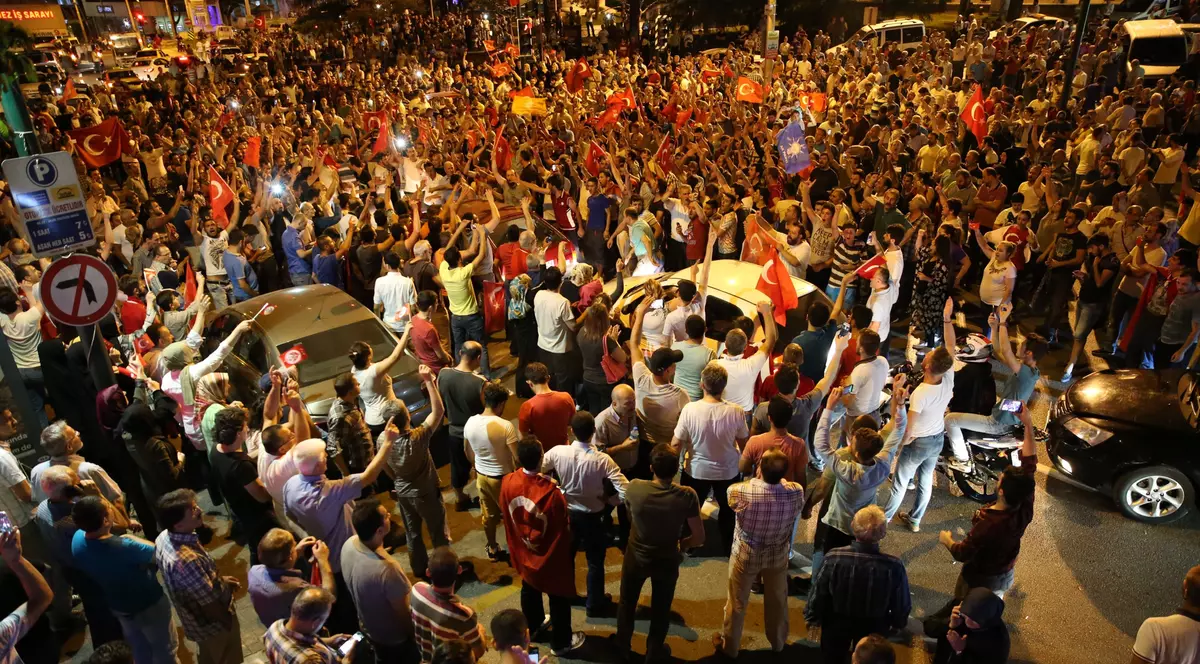 O femeie, de origine germană, arestată în Turcia pentru implicare în tentativa de lovitură de stat