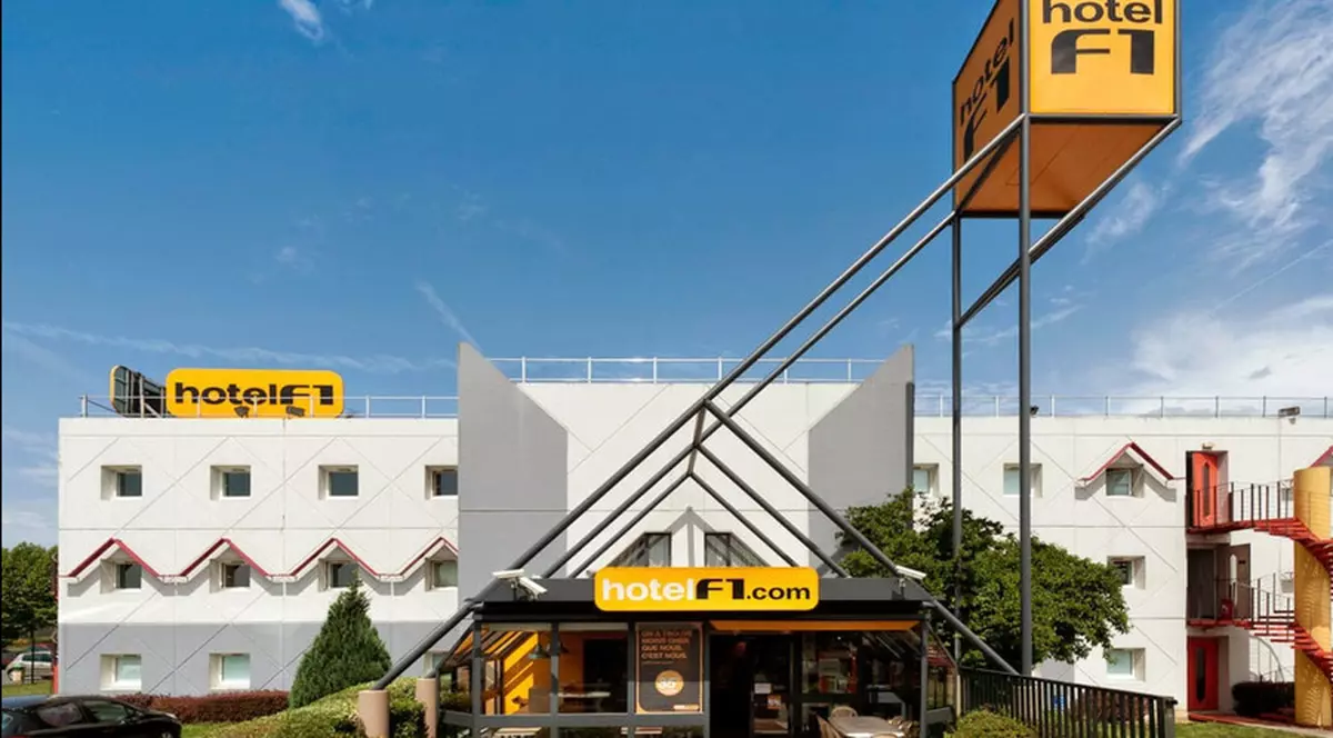 UPDATE| Alertă în Franța! Un bărbat înarmat, baricadat într-un hotel din Bollène. Suspectul a fost arestat