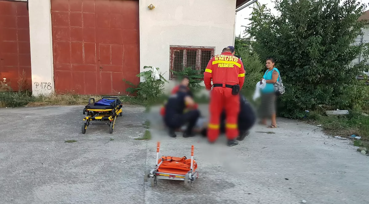 Scene de groază la Arad! S-a înjunghiat singur, ca să scape de ancheta polițiștilor