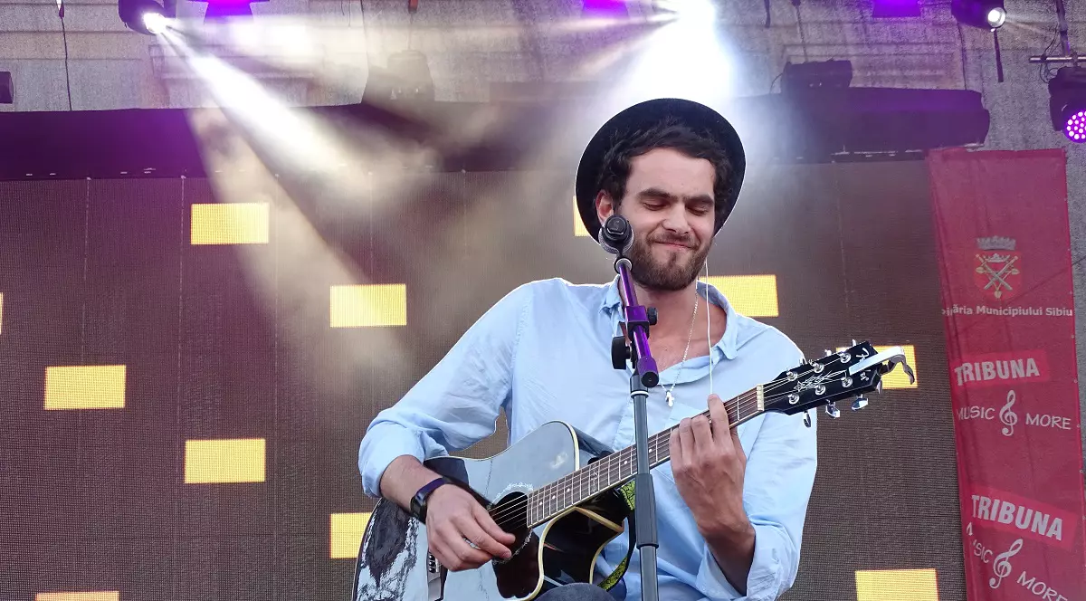 Interpretul piesei "Mă ucide ea", detalii din viața personală. Ce nu știa nimeni despre fosta iubită a lui Mihail