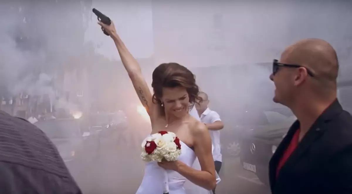 Demență curată! Cum au decurs lucrurile la nunta unui șef de galerie al unei formații celebre. Mireasa a tras cu pistolul! | VIDEO