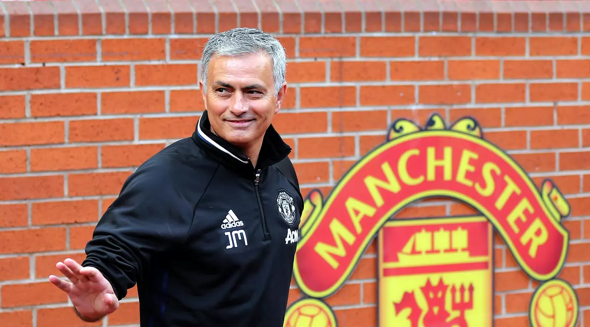 Mourinho, umilit pe banca ”diavolilor”: Manchester United - Borussia Dortmund 1-4! | VIDEO