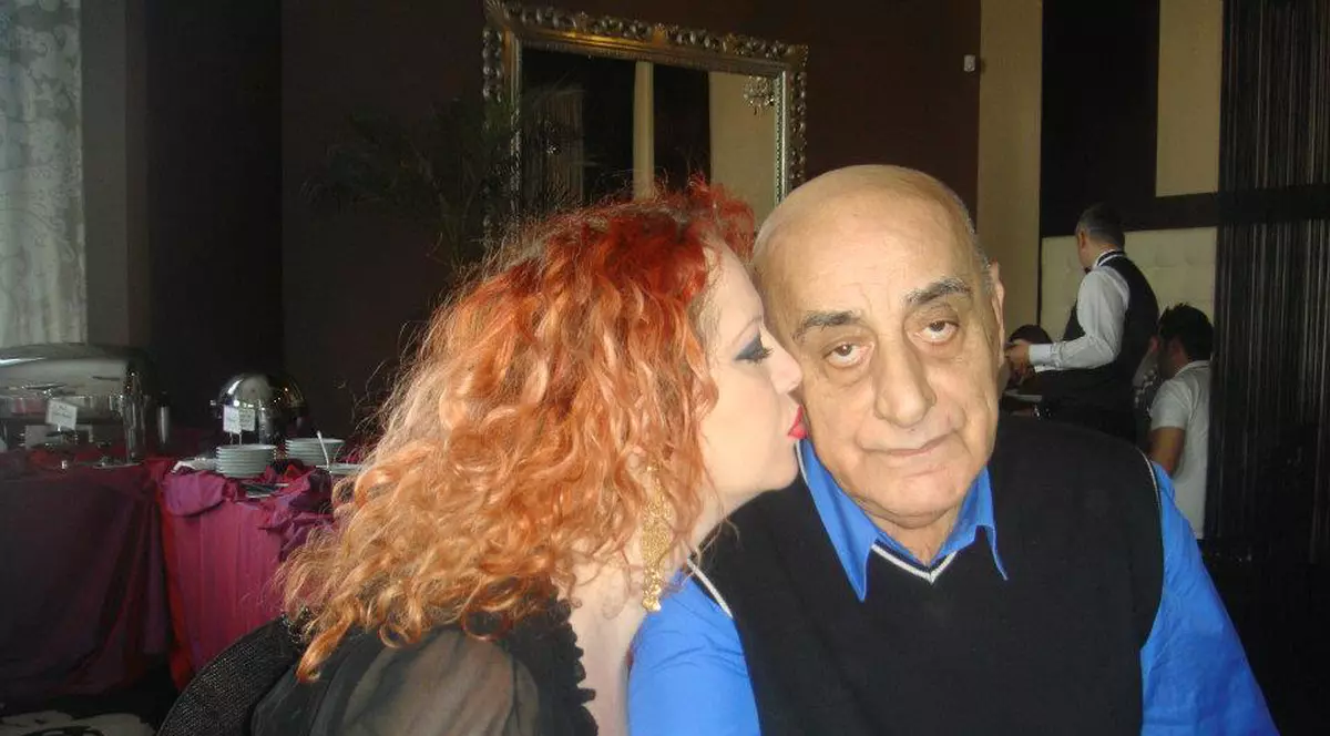 Viorel Lis și imaginea care a făcut ravagii pe internet. Cum l-a prins Oana la piscină | FOTO ÎN ARTICOL