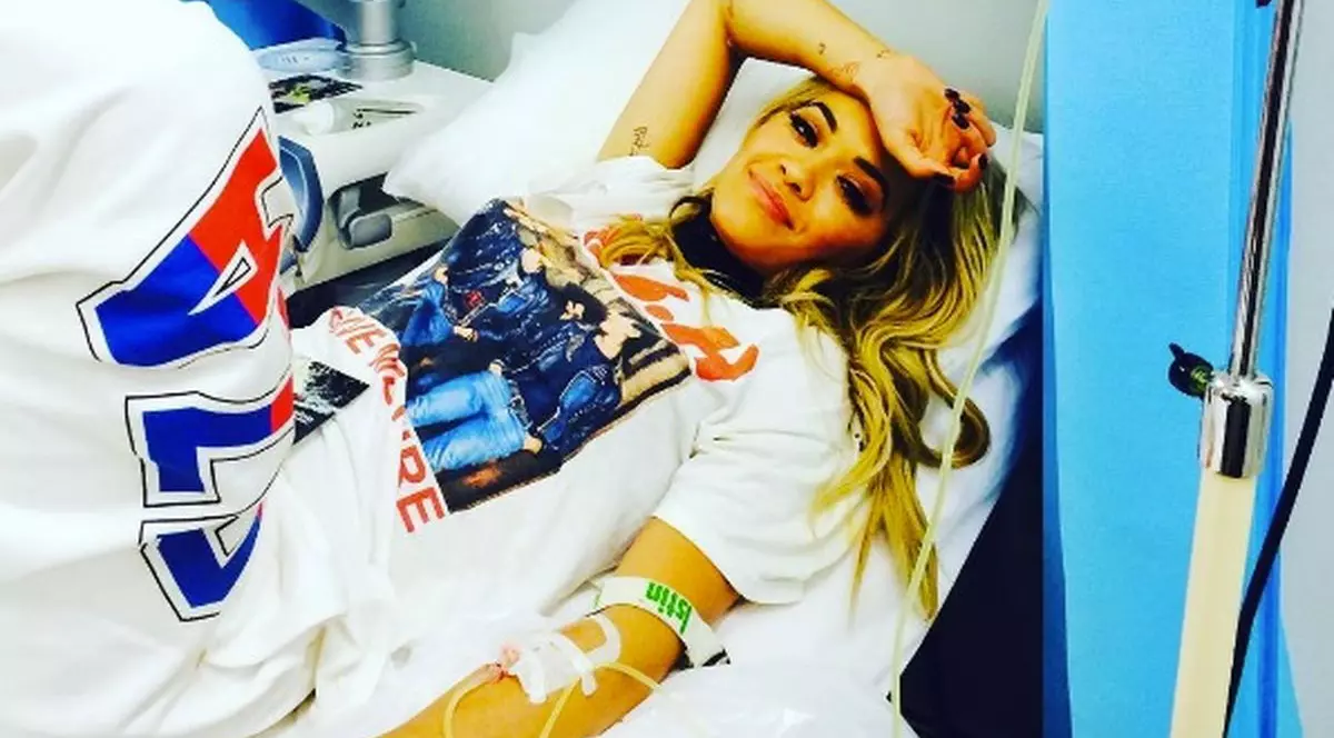 Rita Ora a fost internată de urgență, după ce a leşinat