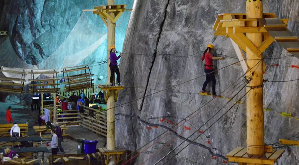 Se închide Club Aventura de la Salina Praid! Reprezentanții parcului, somați să strângă echipamentele