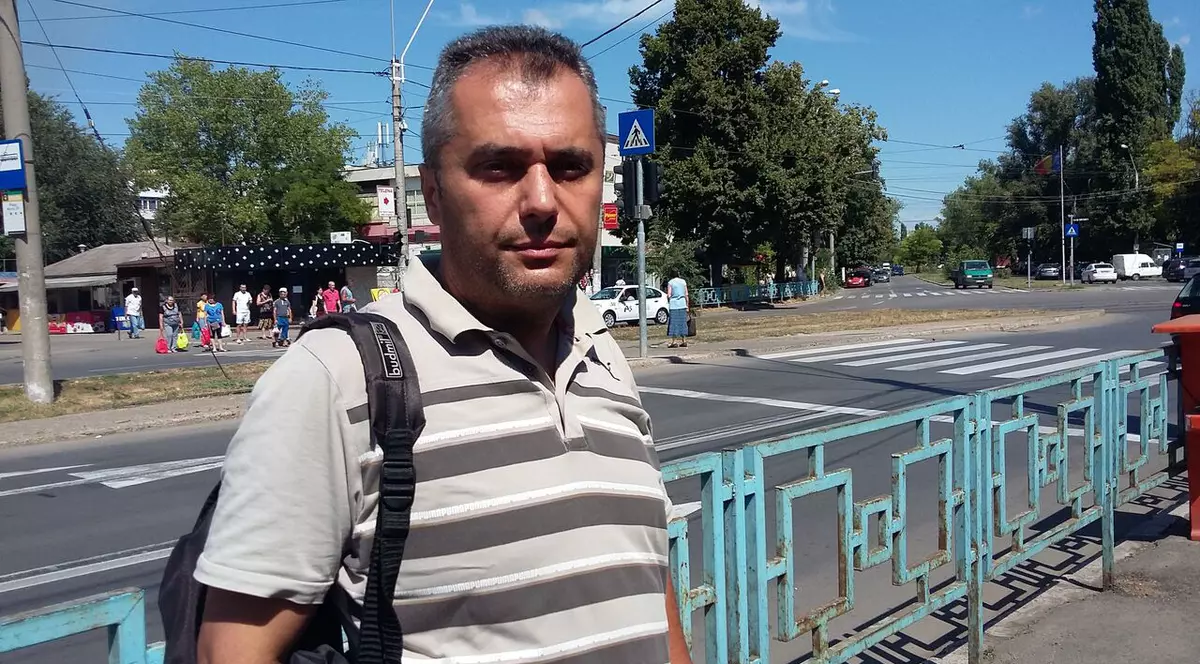 Un gălăţean susţine că a fost amendat şi încătuşat pe nedrept, deşi poliţiştii i-au tăiat calea pe trecerea de pietoni