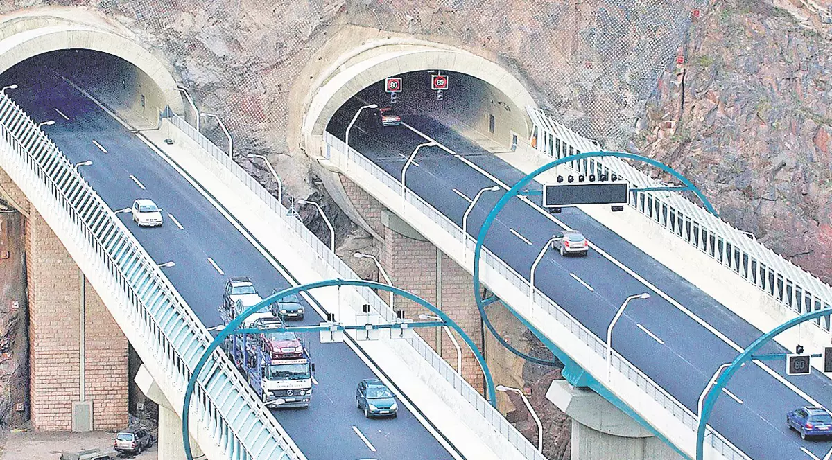 Autostrada Sibiu – Pitești va avea tuneluri spectaculoase!