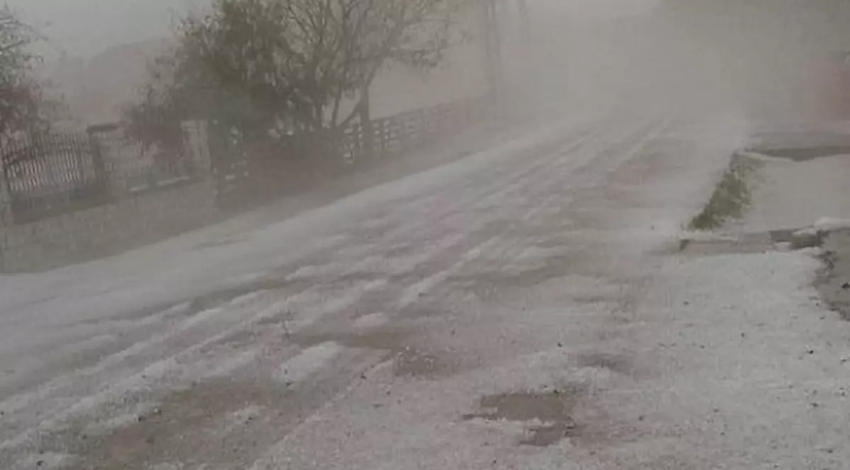 Gheață de 5 centimetri în zona Rădăuți FOTO