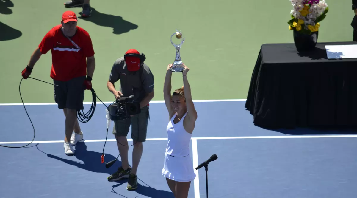 Ce regal la Montreal! Simona Halep a câștigat turneul de simplu, a 14-a a victorie a carierei. Imaginile succesului | FOTO