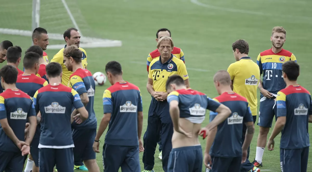 România - Muntenegru. Alte emoții pentru Daum. Un jucător important a ieșit mai repede din antrenament!