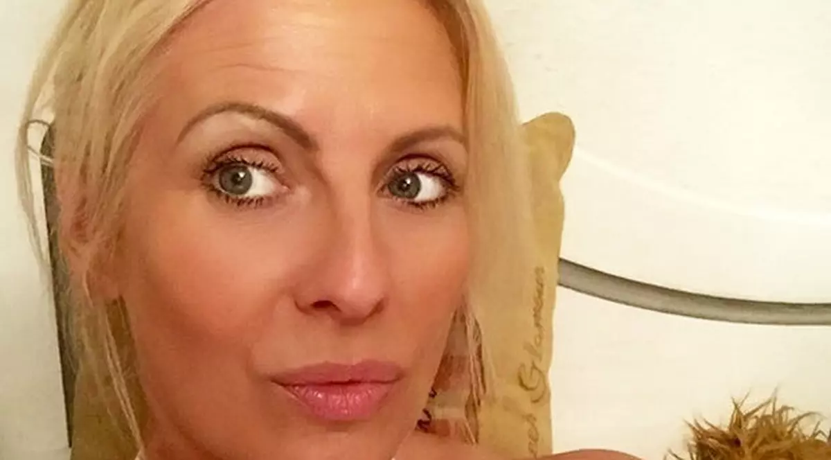 Are 52 de ani și susține că s-a iubit cu peste 250 de tinerei, pentru că bărbații de vârsta ei nu sunt buni în pat