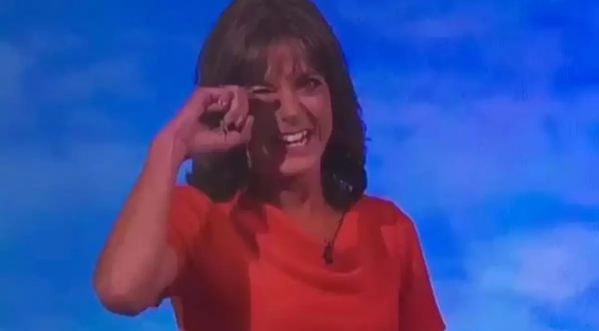 Moment ciudat în direct. O prezentatoare BBC nu s-a putut stăpâni şi a început să râdă în hohote | VIDEO