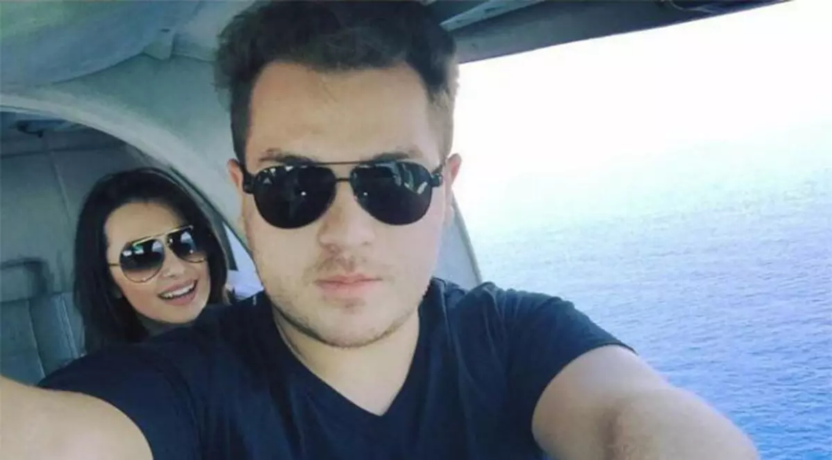 EXCLUSIV / Afaceri de familie cu fiii Rovanei Plumb. Bani de salarii nu-s, dar de Mercedes se găsesc