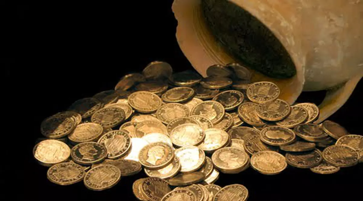 91 de monede geto-dacice din argint, descoperite în Vrancea, pe islazul comunei Vânători