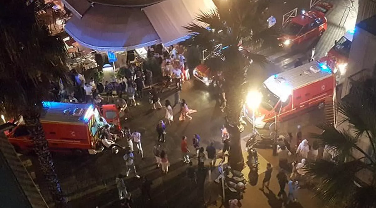 Panică într-o stațiune de pe Coasta de Azur, la o lună de la atacul de la Nisa. Cel puțin 40 de oameni au fost răniți