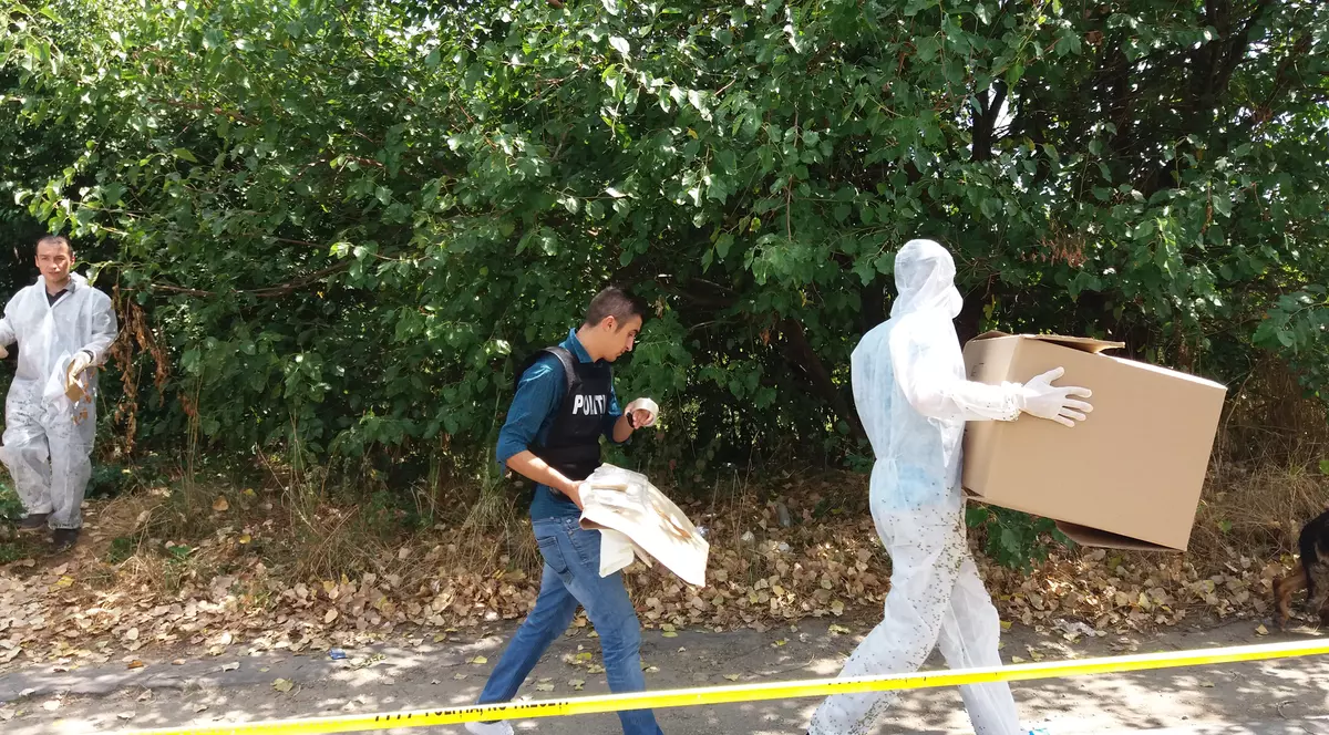 Descoperire macabră în Ploiesti. Cadavrul unei femei, găsit într-un tufiş de un om al străzii