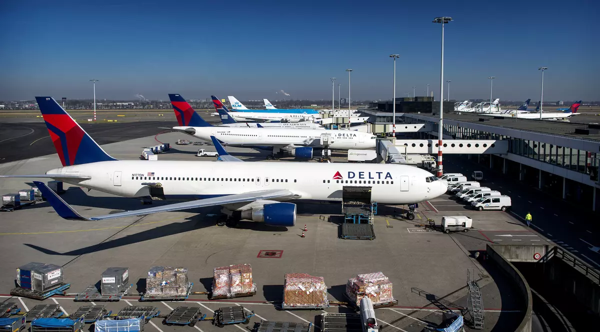 Toate avioanele companiei Delta Airlines, ținute la sol