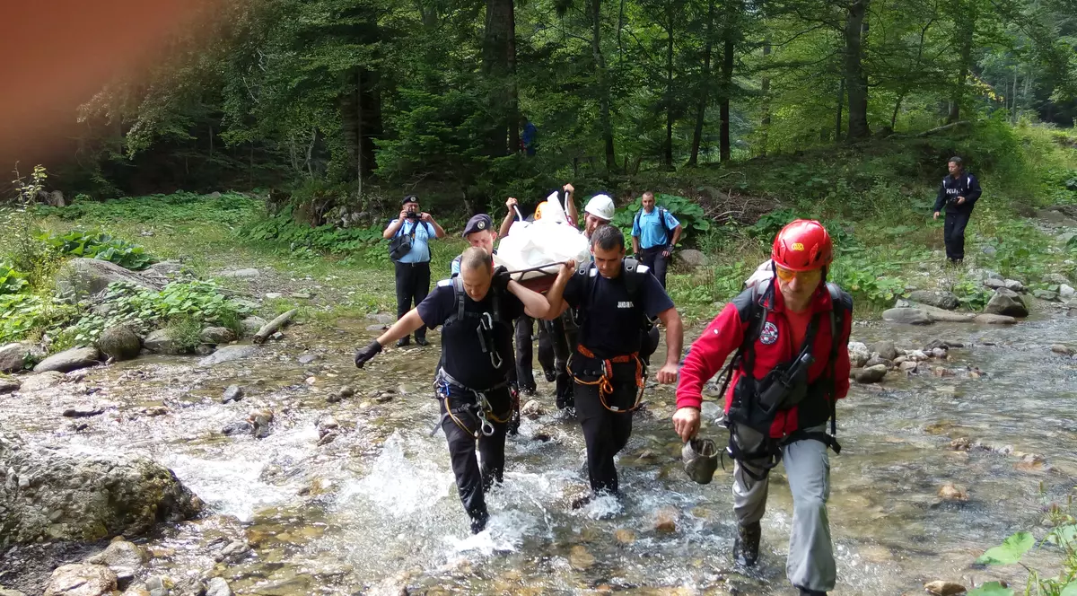 Femeie dispărută în Munții Bucegi a fost găsită moartă