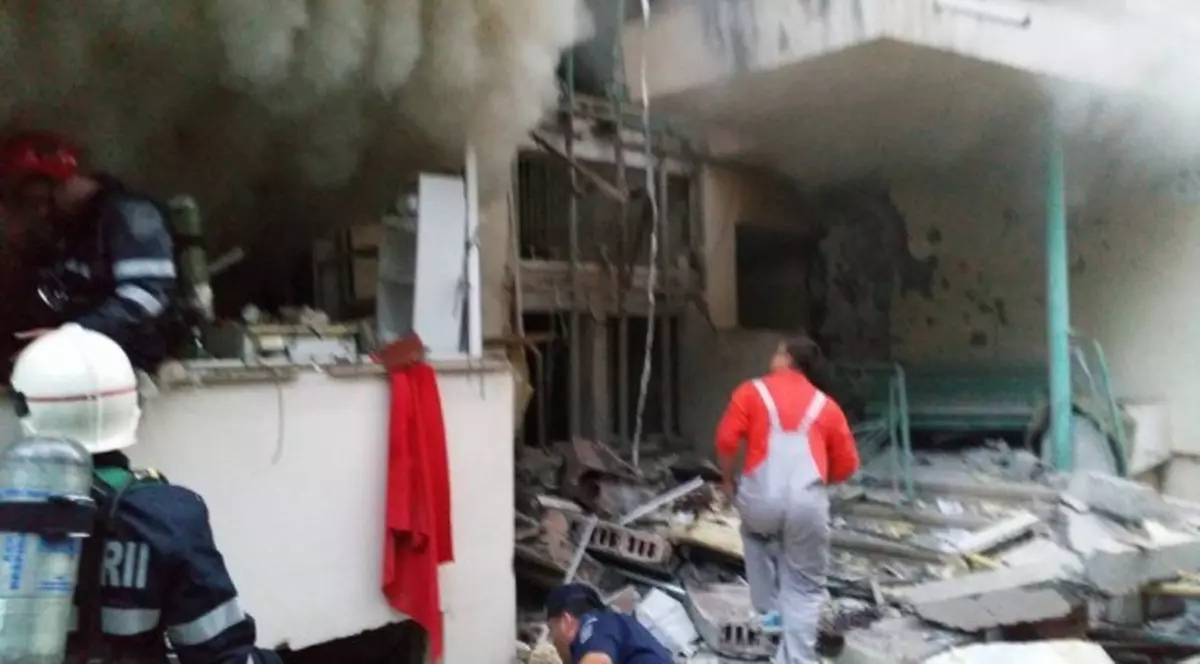 UPDATE/ Explozie puternică într-un bloc din Iași. Doi oameni au murit și mai mulți sunt răniți grav