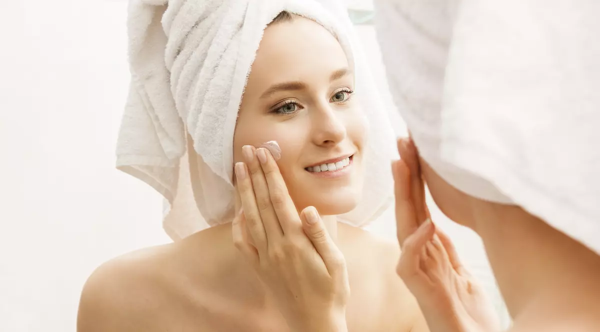6 mituri despre îngrijirea pielii demontate de medicul dermatolog