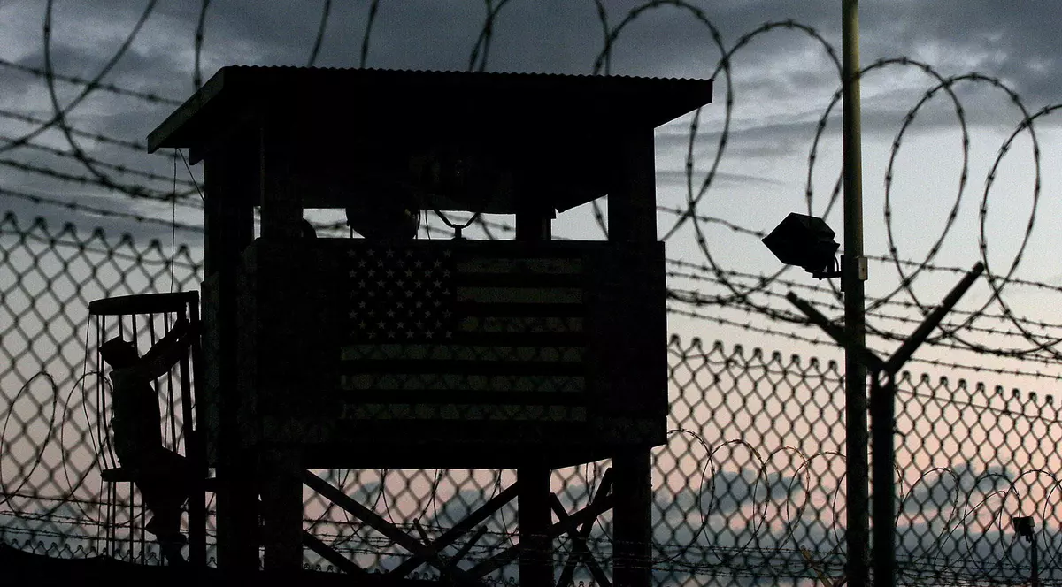 15 deținuți de la Guantanamo, transferați în Emiratele Arabe Unite