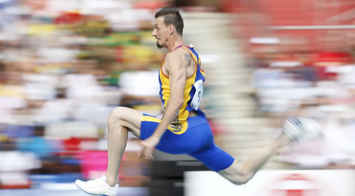 ”Struțul” Marian Oprea, campion național la săritura în lungime la 35 ani