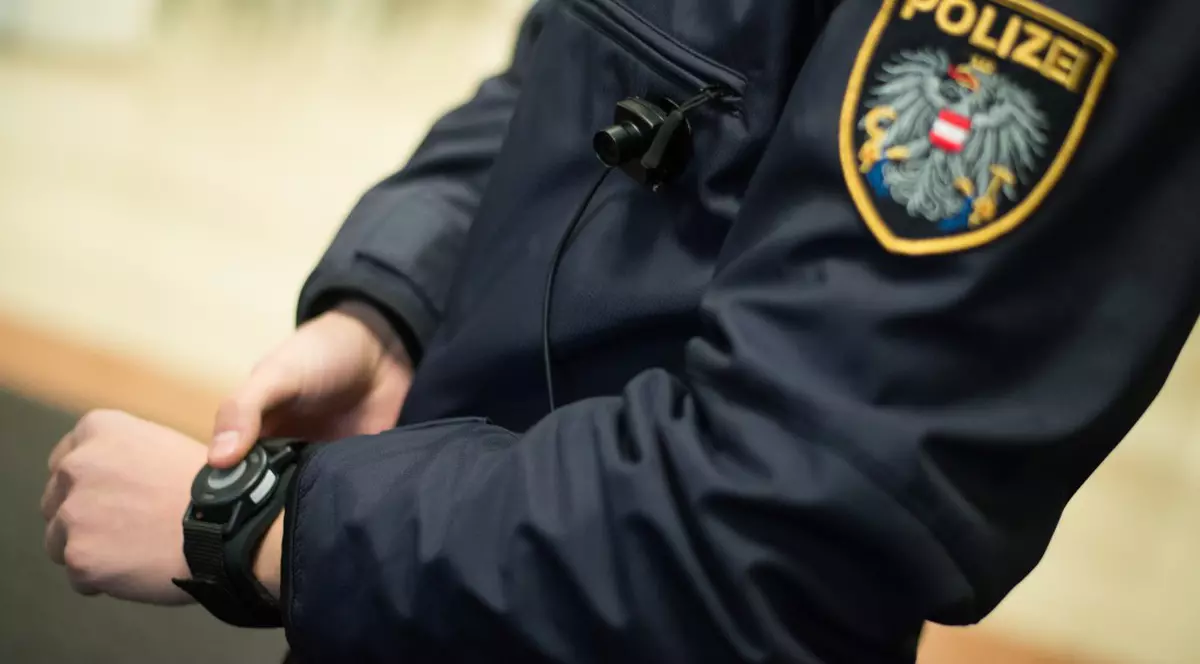 9 imigranţi, arestaţi în Viena după ce au violat o tânără