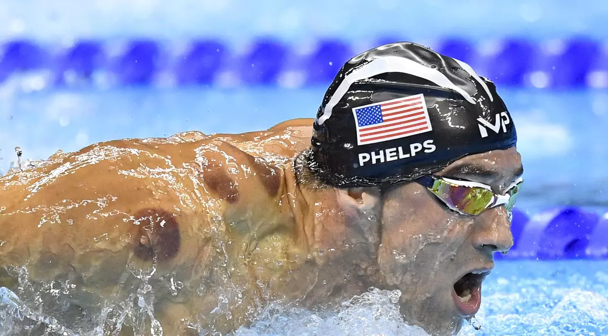 Recordmenul absolut, Michael Phelps se va întrece cu un rechin alb