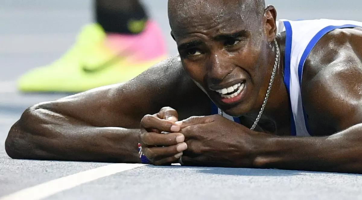 Jocurile Olimpice. Britanicul Mo Farah a căzut, s-a ridicat și a câștigat incredibil cursa de 10.000 de metri VIDEO