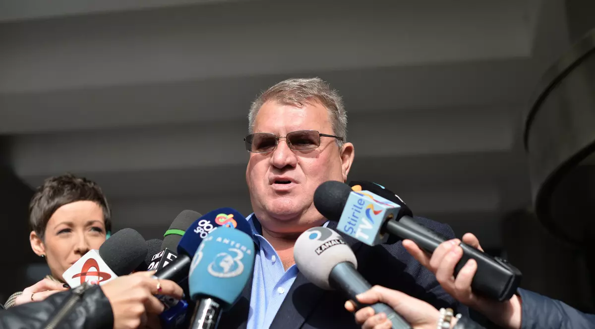 Probleme pentru CFR Cluj: Arpad Paszkany şi Iuliu Mureşan rămân sub control judiciar încă 60 de zile
