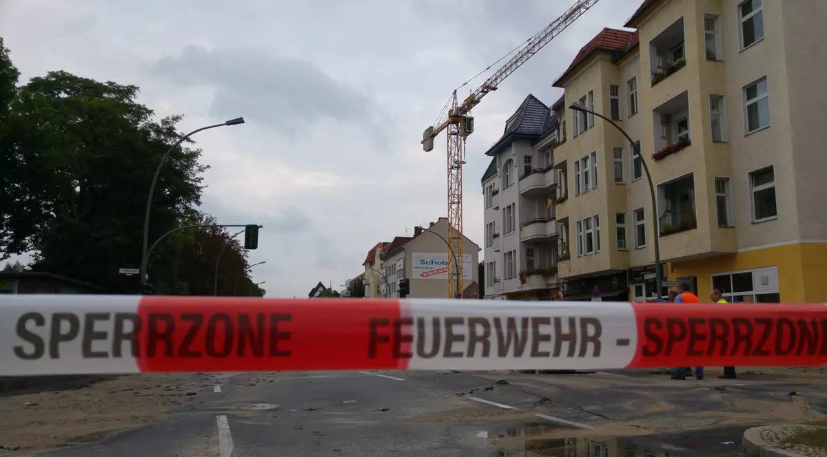 Incendiu la Berlin într-o tabără de refugiați! Cel puțin șase persoane au fost rănite