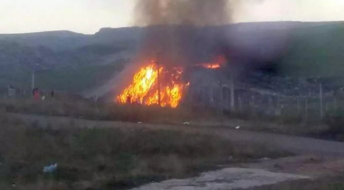 UPDATE: Incendiu puternic la groapa de gunoi din Cluj. Administratorii cer anchetă