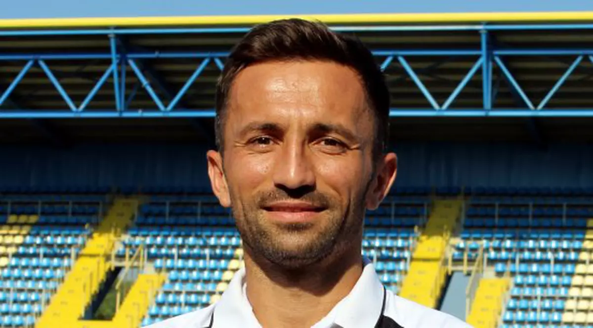 Are ghetele, dar și costumul, mereu la el! Fotbalistul medieşean care a ajuns consilier local