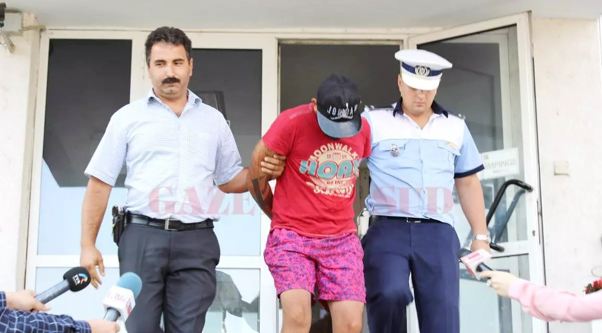 Cruzime fără limite. Un bărbat din Gorj a omorât un câine, cu securea