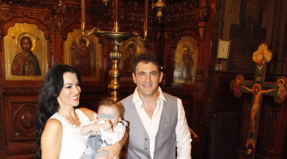 EXCLUSIV / “Fata cu vioara”, cât pe ce să o pățească! Niște străine i-au salvat botezul