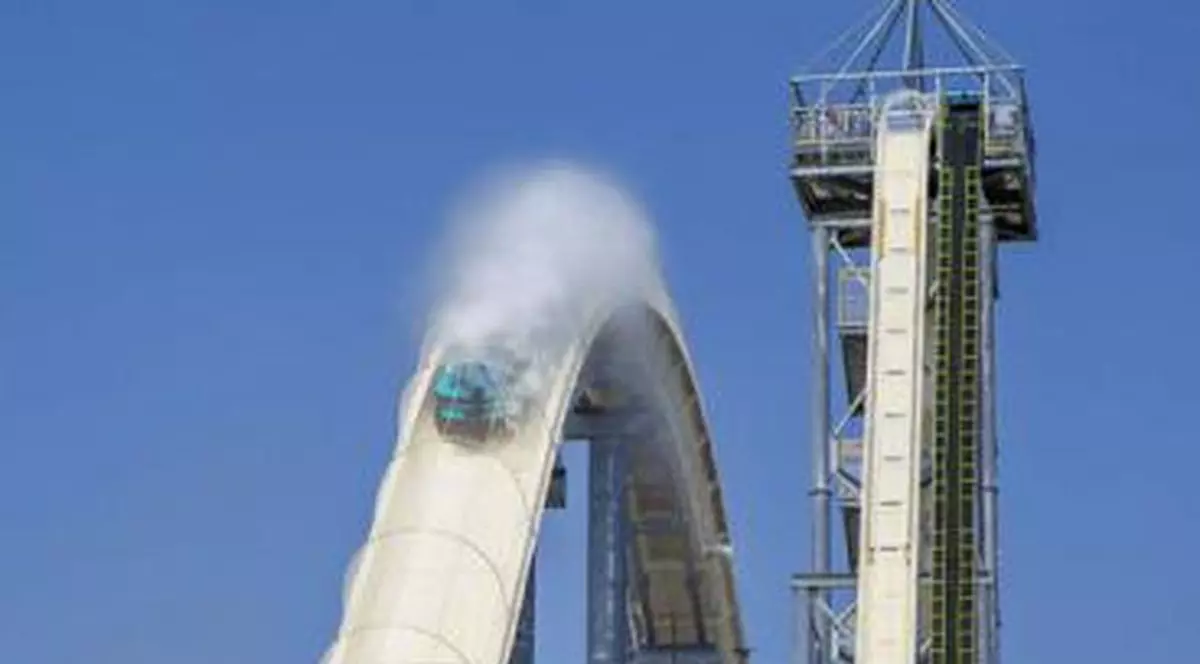 Un băiat de 10 ani a murit într-un accident produs pe cel mai înalt tobogan acvatic din lume