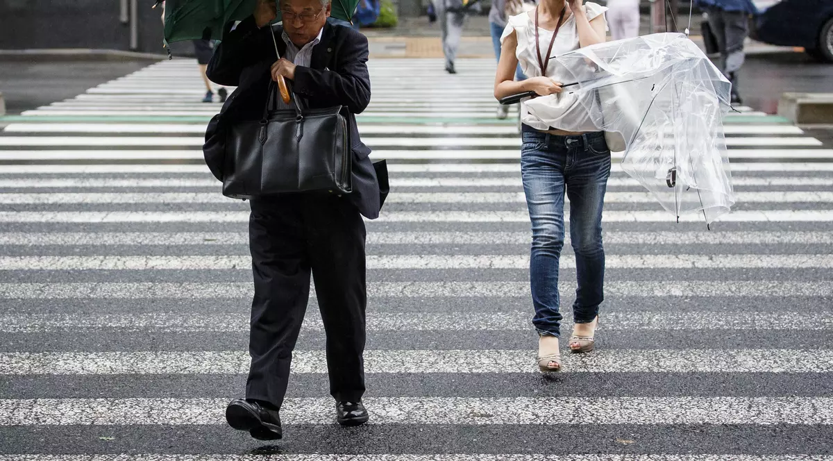 Japonia, lovită de un taifun puternic. Peste 400 de zboruri anulate