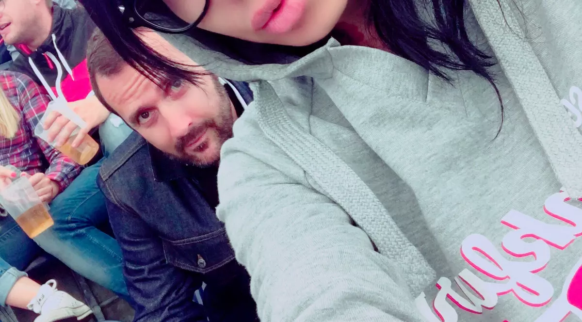 DJ Wanda, alături de iubitul ei neamț, Stephan, cu care a avut o întâlnire romantică pe un stadion din Frankfurt