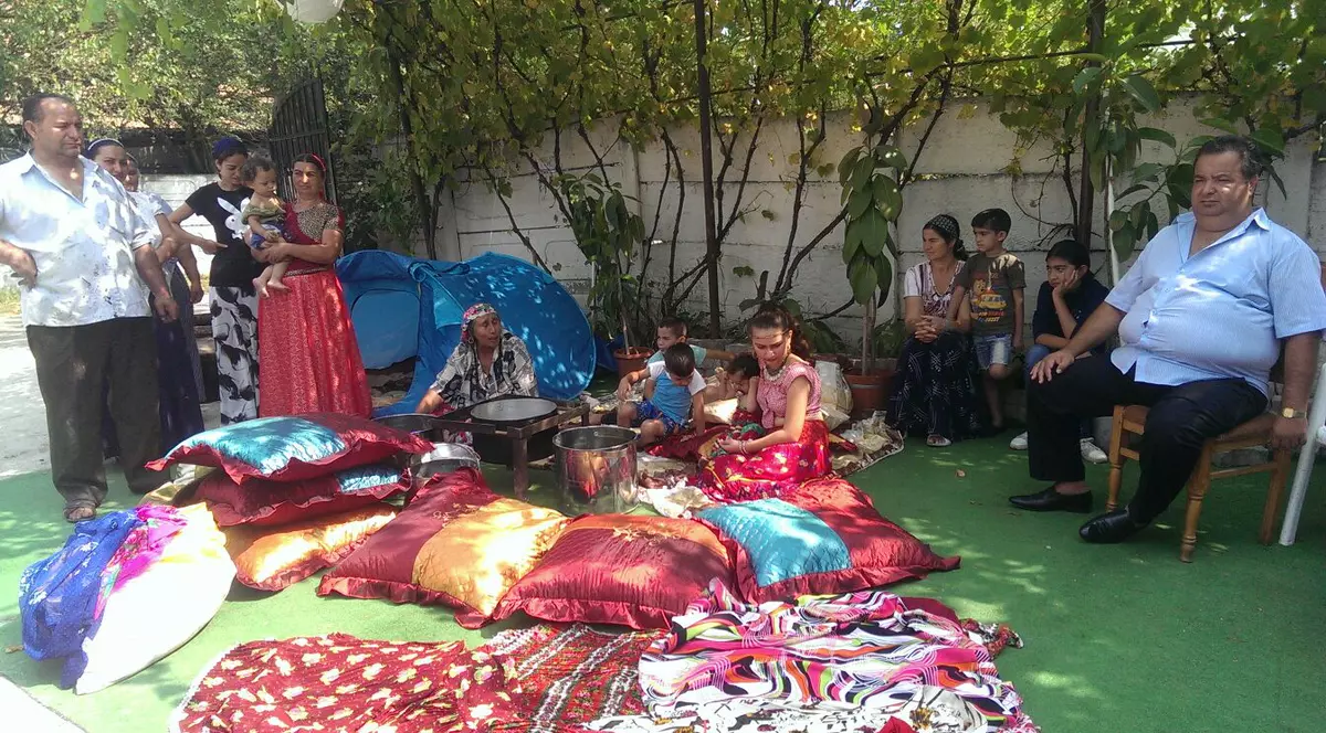 Romii își mută cortul în faţa Ministerului Muncii din Germania!