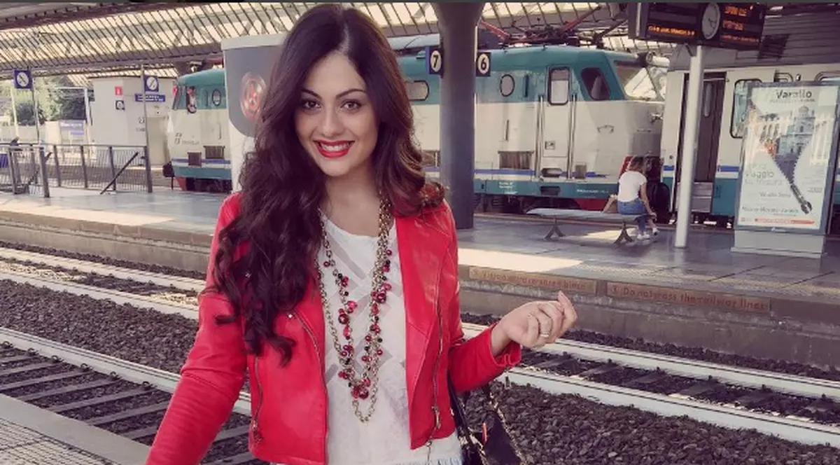 Nu are dimensiuni de fotomodel, dar a ajuns finalistă la Miss Italia 2016. Cine e femeia care a isterizat Italia?