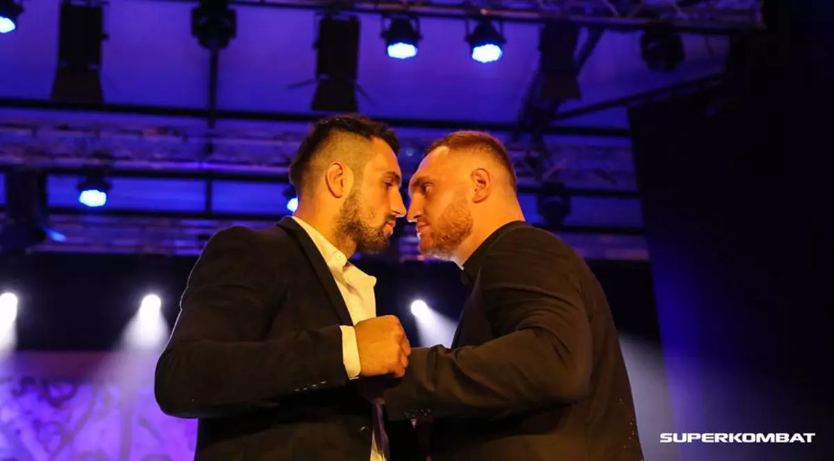 Luptătorii din gala Superkombat Iași se duelează la mall, vineri după-amiază