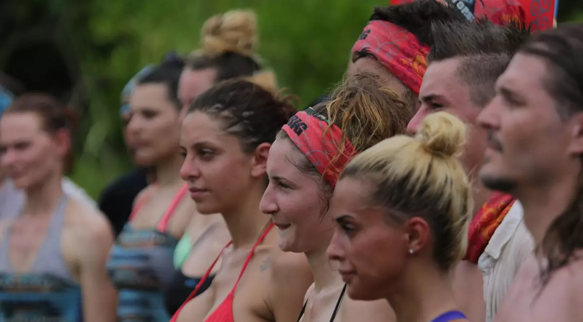 Supraviețuitorul. Fiica lui Nico, în cele mai sexy poziții. A fost pipăită de un concurent
