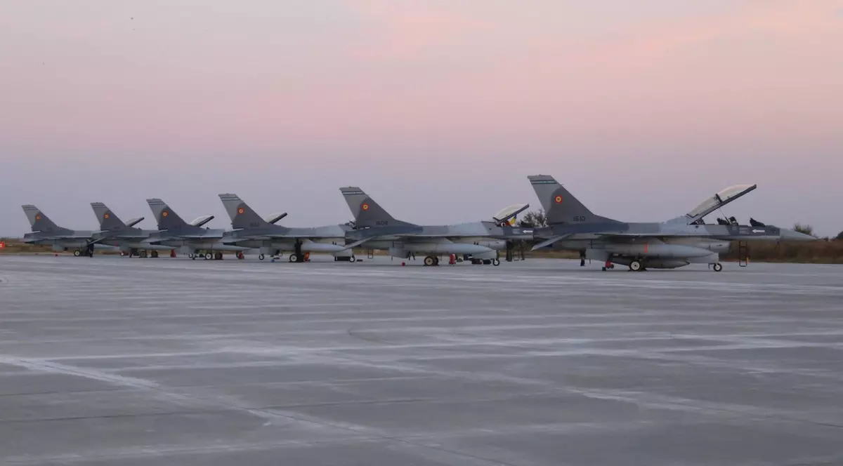 Rusia spune că avioanele F-16 livrate Kievului pot „găzdui” arme nucleare, fapt care poate escalada conflictul