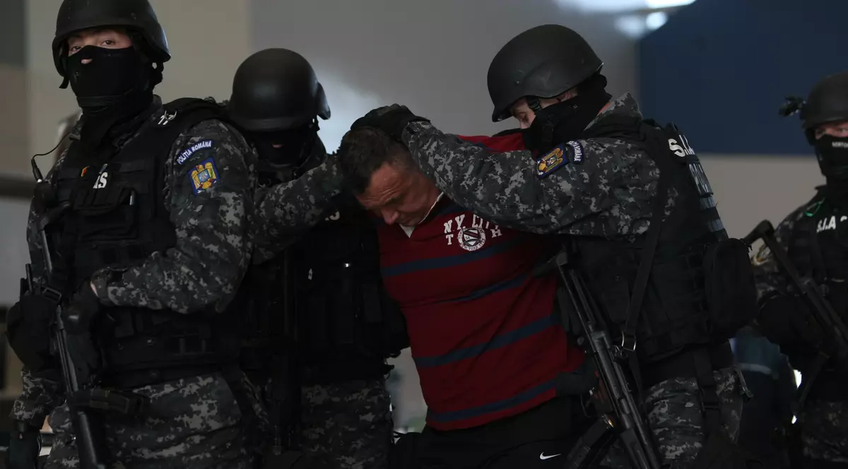 EXCLUSIV. Clămparu și Corduneanu nu ar mai avea voie să primească pachete. Ei ar fi inițiat protestele deținuților