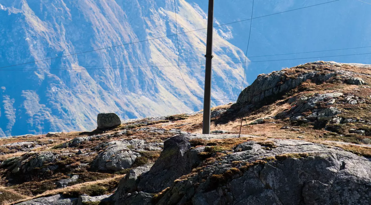 Un elicopter militar s-a prăbușit în Alpii Elvețieni. Cel puțin două persoane au murit