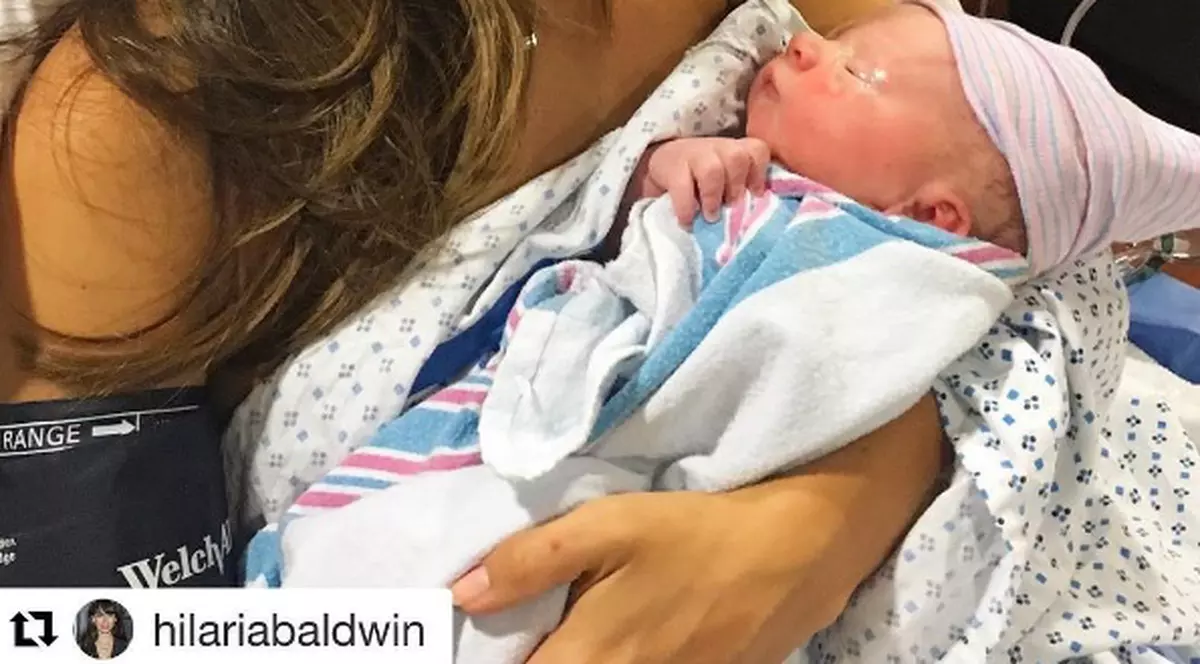 Alec Baldwin a devenit tată pentru a patra oară