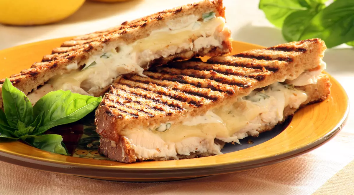 Iată câte E-uri pot conţine sandvişurile pentru şcoală ale copiilor!