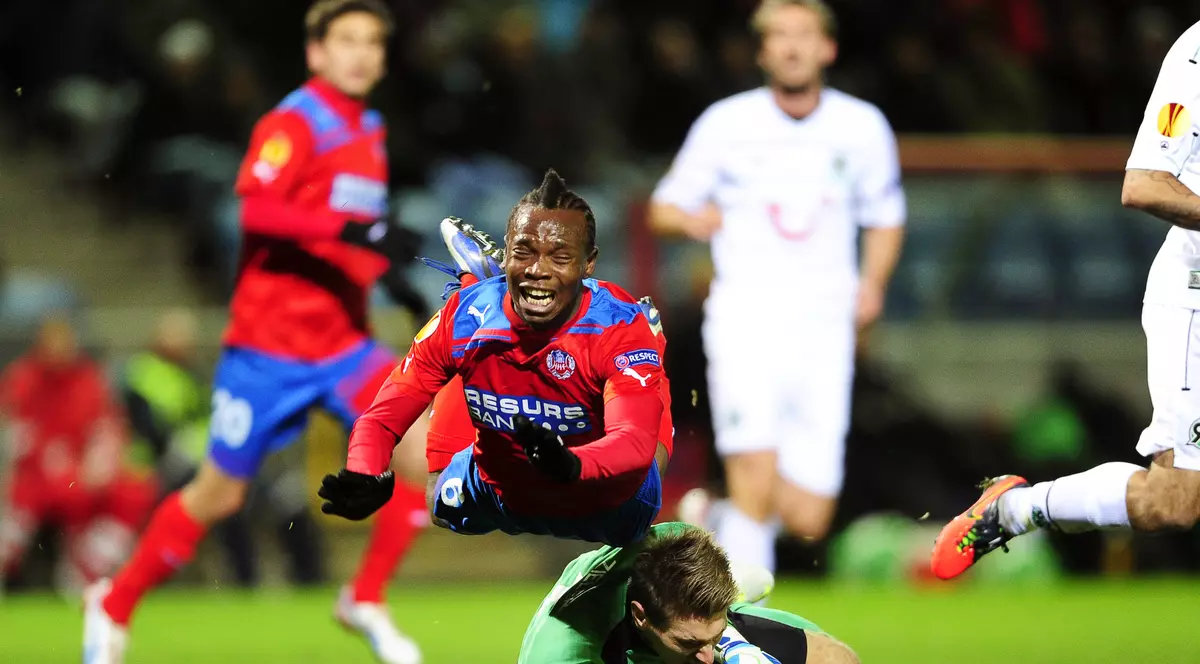 Dinamo a mai făcut un transfer. E un mijlocaș internațional!