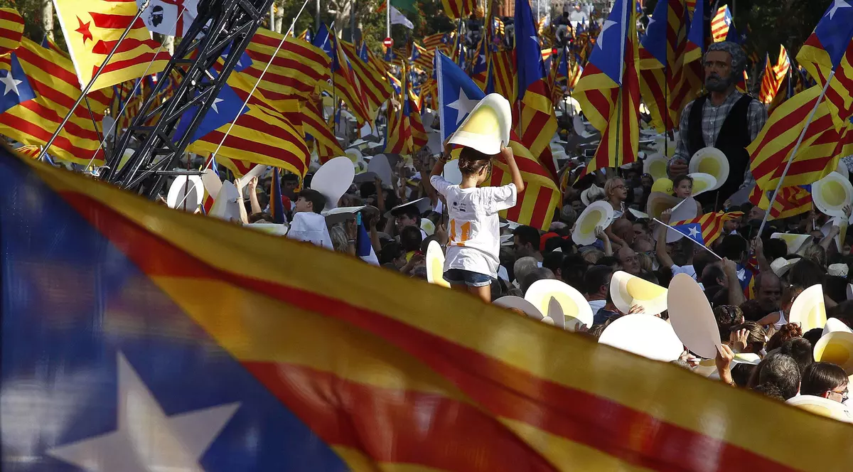 Noi tensiuni între Madrid și Catalonia. Ministerul de interne spaniol preia controlul asupra Poliţiei din regiunea separatistă